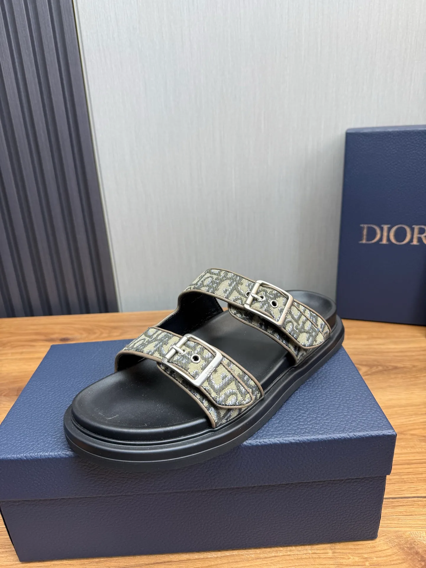 Men's shoes 💰300💰 Dior. Men's slippers 🩴Official website 1:1 production 38-45 yards 45 46 🉑️Customized original material shipped✅